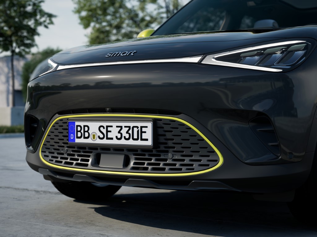 hashtag1_EU_Pro_Lightning_MetaBlack_LumenYellow_Ext_024_FrontGrill_Detail_Urban
