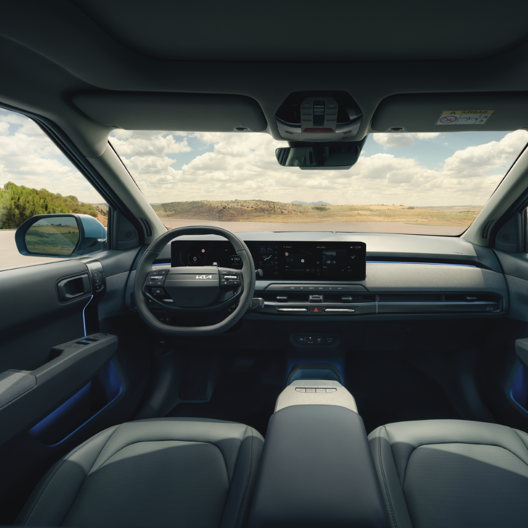 EV3_BL_MY25_Image_Beauty_Interior_FullDashboard_ISO (1)